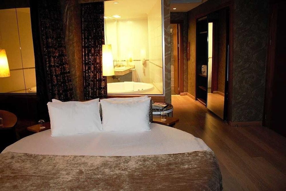Malpas Hotel Agios Epiktitos Екстериор снимка