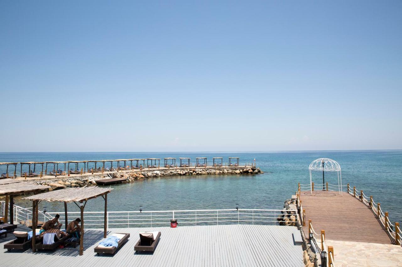 Malpas Hotel Agios Epiktitos Екстериор снимка