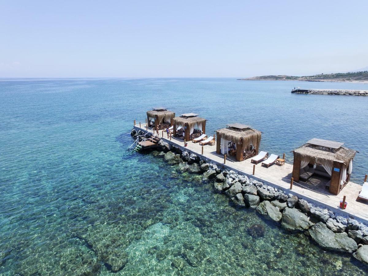 Malpas Hotel Agios Epiktitos Екстериор снимка